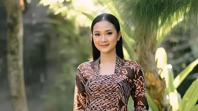 Batik dan Sifon: Pilihan Tepat untuk Gaun dan GamisMeta AI