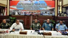 Suasana Rapim Kemhan RI Tahun 2016, Jakarta, Selasa (12/1/2016). Rapat membahas tentang meningkatkan sistem pertahanan negara dan kemandirian industri pertahanan. (Liputan6.com/Johan Tallo)