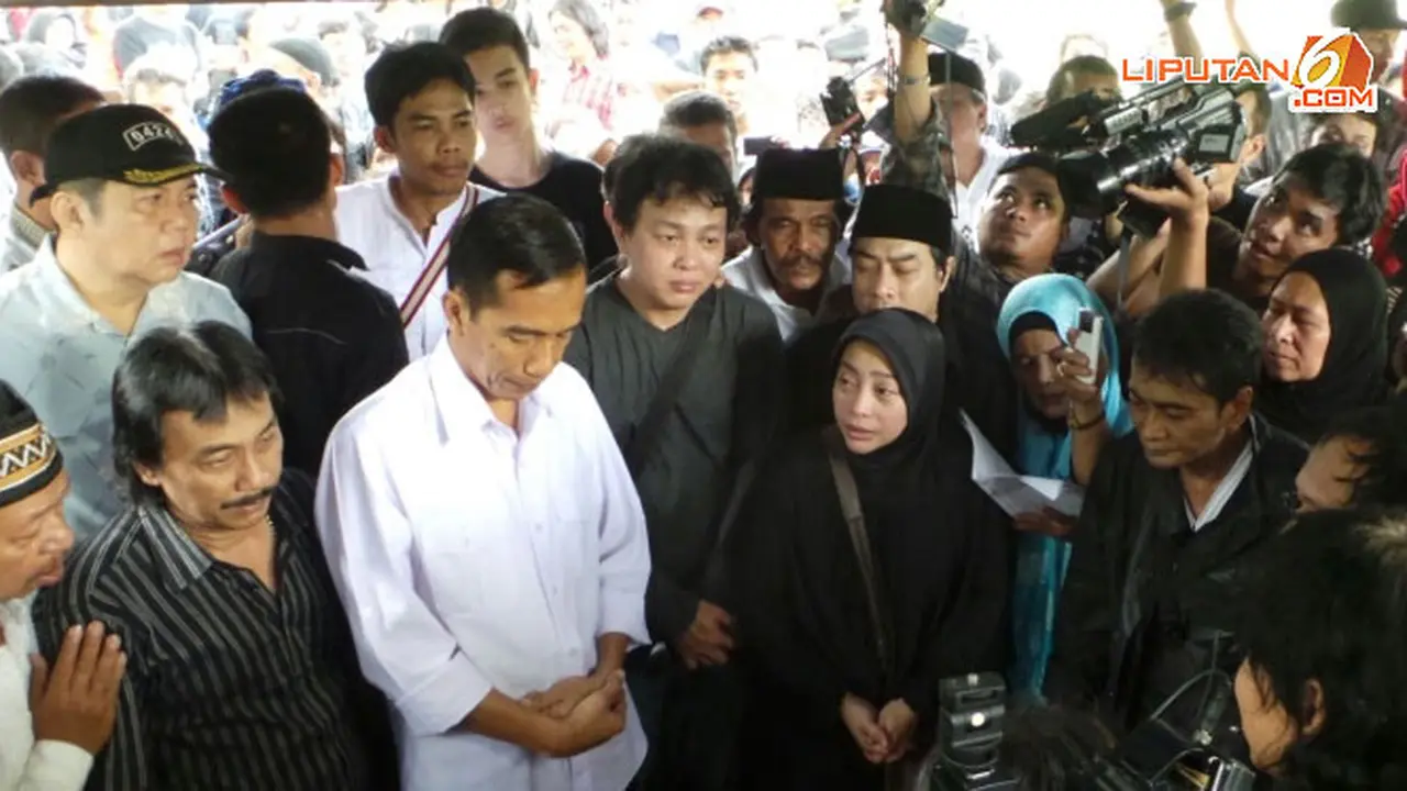jokowi-makam-koes140201b.jpg