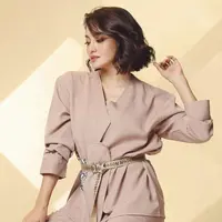 Warna netral wajib pakai saat mencoba tampil lebih berkelas dan elegan
[@ririnekawati]