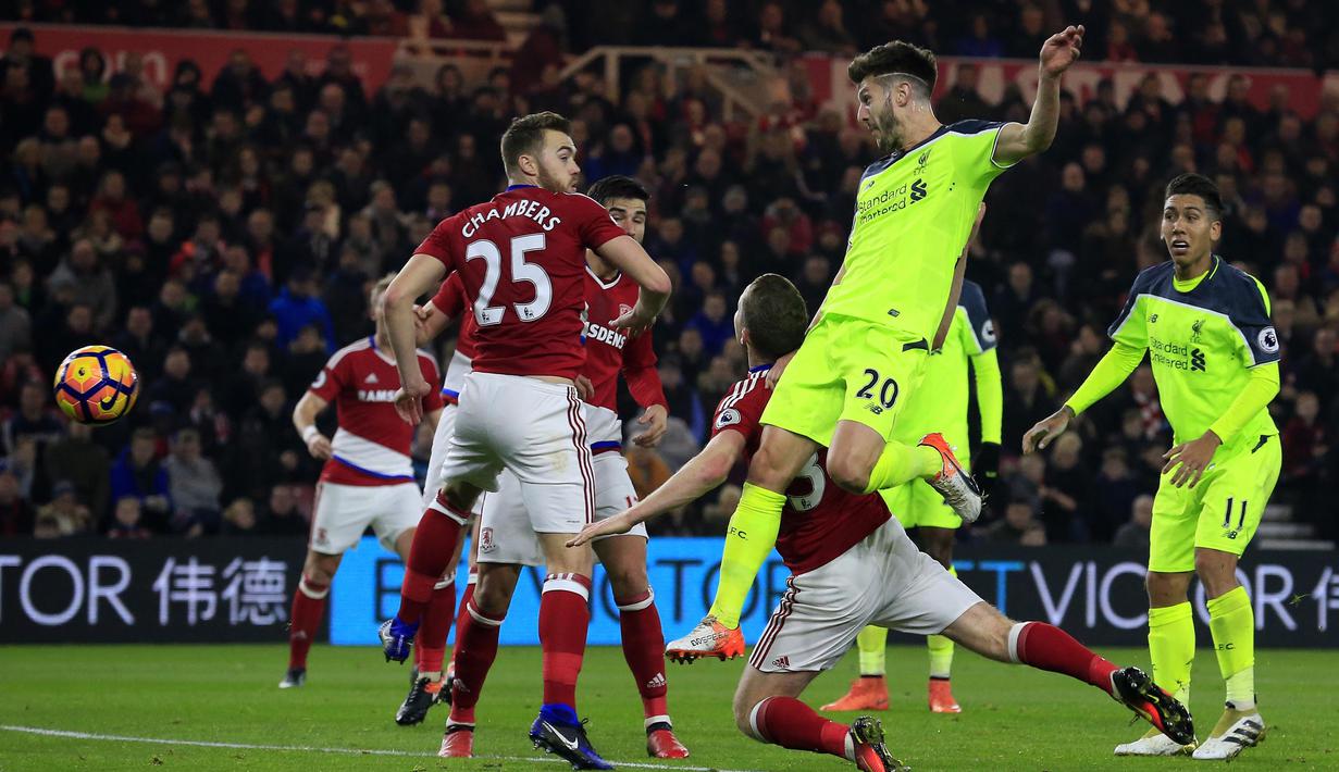 Pemain Liverpool, Adam Lallana (2kanan)  mencetak dua gol untuk timnya saat mengalahkan Middlesbrough 3-0 pada lanjutan Premier League di Riverside Stadium, Middlesbrough, (14/12/2016). (AFP/Lindsey Parnaby)