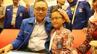 Zulkifli Hasan memberikan penghargaan kepada hafiz cilik di Bojonegoro. (Istimewa)