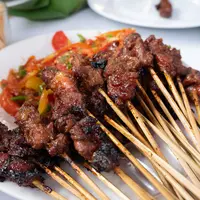 ilustrasi sate kambing/copyright by Andang Riana/Shutterstock