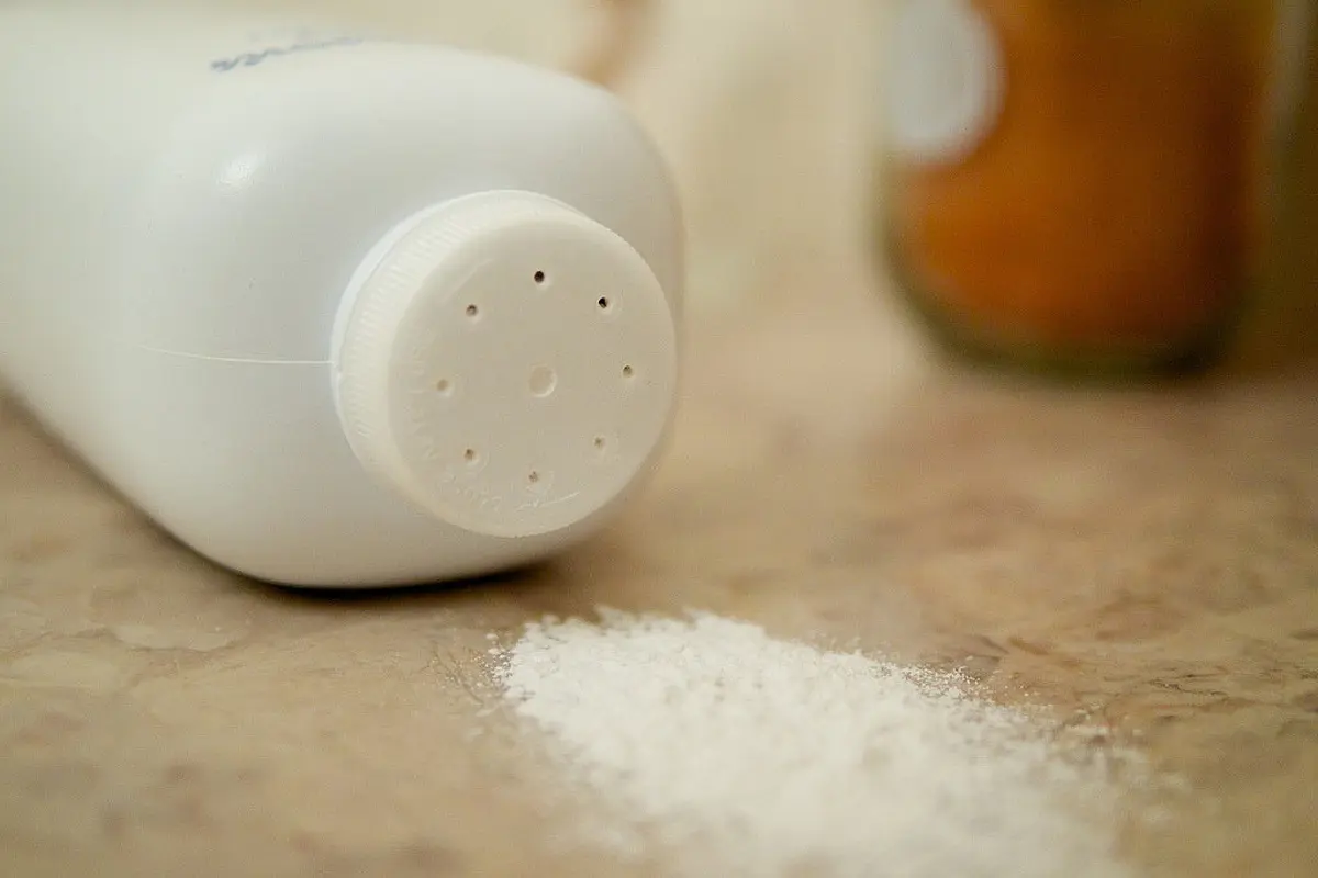 Bedak Bayi Juga Punya Manfaat Kesehatan