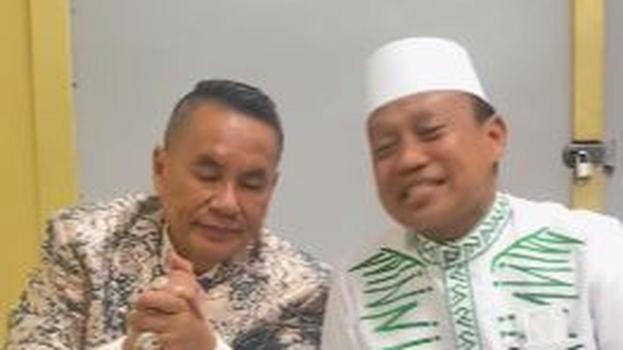 "2 sahabat," tulis Hotman Paris. <br>