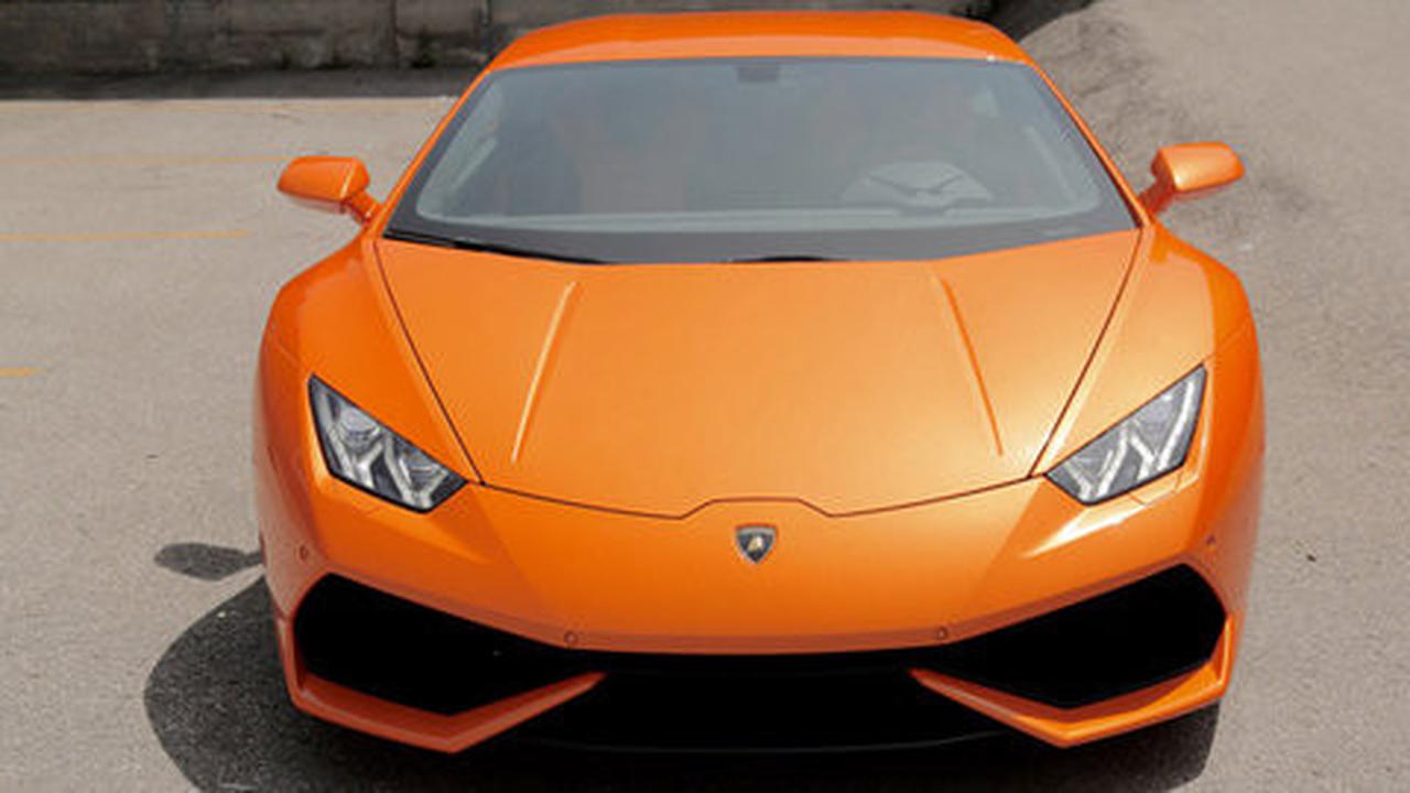 Penelitian: Pria ternyata lebih suka mobil dengan warna mencolok