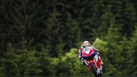 Pebalap Repsol Honda, Dani Pedrosa, menggeber motor RC213V-S versi jalan raya untuk keperluan promosi di Sirkuit Red Bull Ring, Austria, 14 Juni 2016. (Autosport)