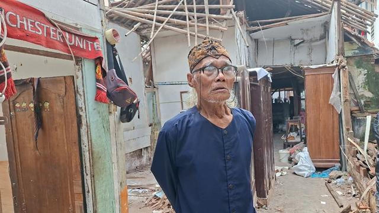 Rumah Diding Boneng Roboh, Menyesal Terlalu Santai Rawat Rumah Warisan yang Berusia 100 Tahun