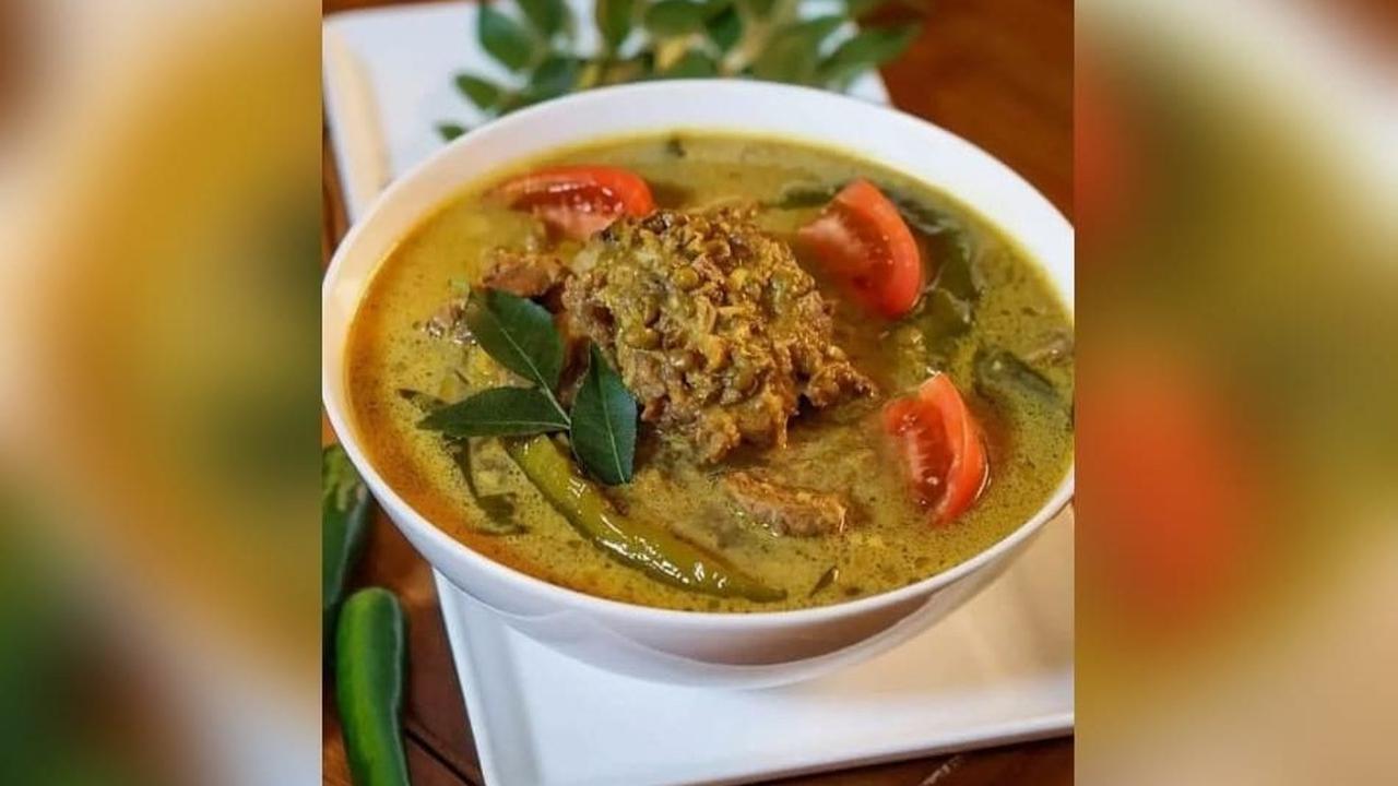 <b>9. Gulai Kambing Kacang Hijau</b>