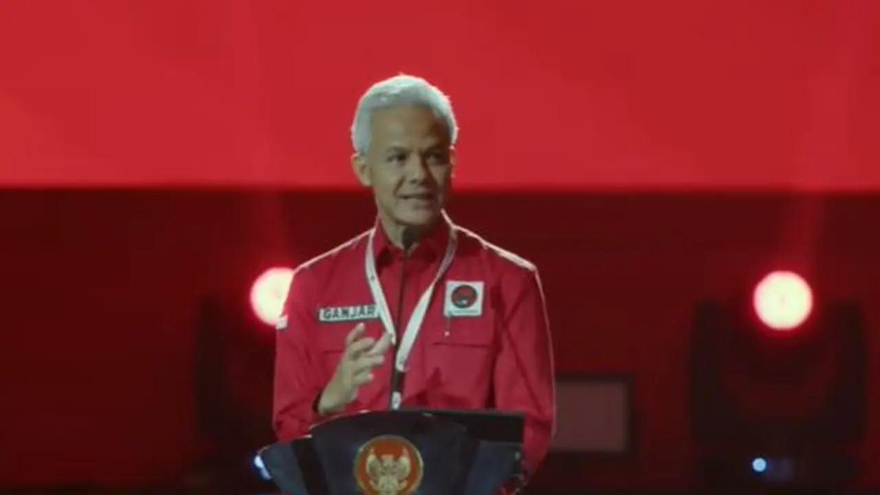 Bakal calon presiden (Bacapres) Ganjar Pranowo saat memberikan pidato dalam Rakernas IV PDIP di Jiexpo Kemayoran, Jumat (29/9/2023).
