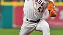 Pemain Houston Astros, Lance McCullers Jr. saat melempar bola pada pertandingan melawan Detroit Tigers di Houston (23/5). (AP Photo / Eric Christian Smith)