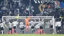 Para  Juventus merayakan kemenangan atas Bologa pada lanjutan Serie A di Juventus Stadium, Turin, (8/1/2017). Juventus menang 3-0. (EPA/Di Marco)
