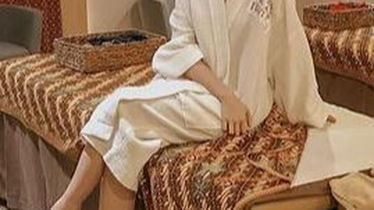 Saat sedang liburan dan melakukan spa, wajah Gaby juga tampak memesona meski tanpa make up.