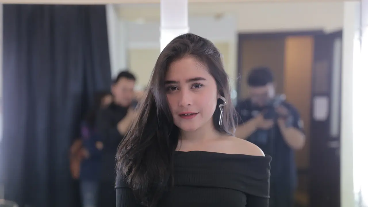 [Bintang] Prilly Latuconsina