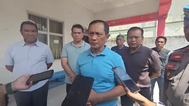 Kapolda Lampung Irjen Pol Helfi Assegaf saat memberikan keterangan kepada wartawan di RS Bhayangkara, Sabtu (9/5/2026).