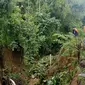 Longsor melanda Dukuh Balong RT 06 RW 02, Desa Tlogowungu, Kecamatan Japah, Kabupaten Blora, Jawa Tengah, Jumat (15/3/2024) sekitar pukul 08.45 WIB. (Liputan6.com/ Ahmad Adirin)