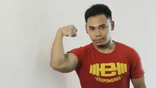 Atlet angkat besi, Eko Yuli Irawan, berpose saat sesi latihan di Pelatnas angkat besi, Jakarta, Rabu (21/3/2018). Eko Yuli bertekad menjadi juara di Asian Games 2018. (Bola.com/M Iqbal Ichsan)