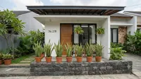 7 Ide Teras Rumah dengan Batu Andesit dan Lidah Mertua yang Tahan Cuaca dan Mudah Dirawat