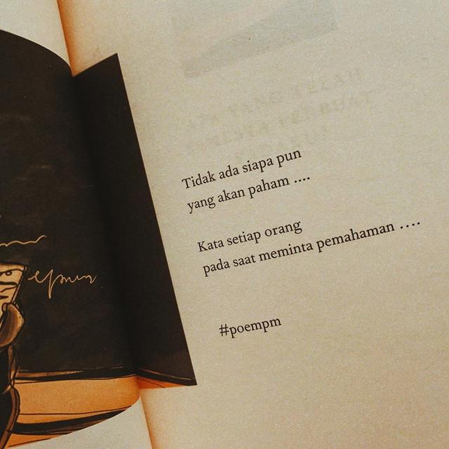 Puisi Putri Marino (Instagram/ putrimarino)