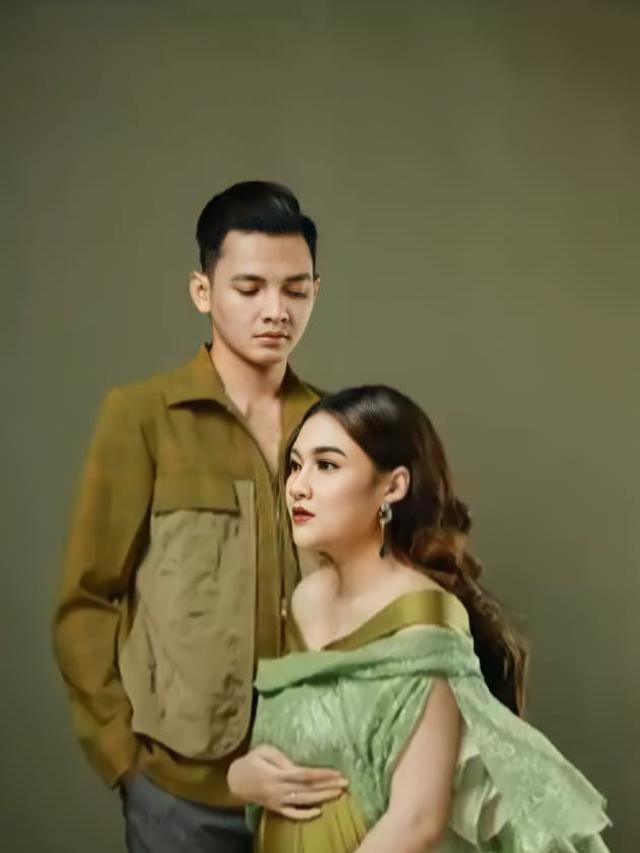 6 Potret Maternity Shoot Nella Kharisma, Romantis Ditemani Dory Harsa