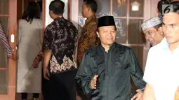 Wakil Ketua MPR Hidayat Nur Wahid tiba melayat ke rumah duka Presiden RI ke-3 BJ Habibie di Patra Kuningan, Jakarta, Rabu (11/9/2019). BJ Habibie wafat pada hari Rabu (11/9) di usia 83 tahun dan akan dimakamkan pada hari Kamis di TMP Kalibata setelah salat Dzuhur. (Liputan6.com/Angga Yuniar)