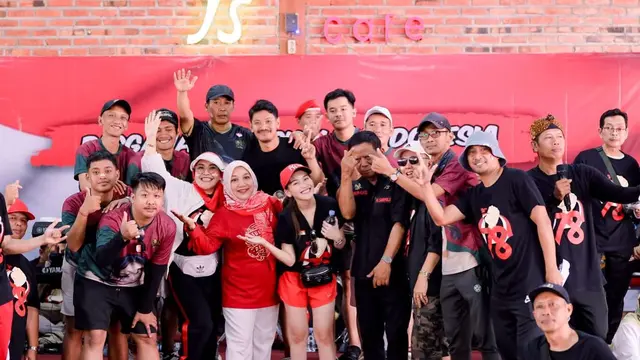 Ayu Ting Ting jalan santai
