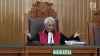 Hakim tunggal Cepi Iskandar memimpin sidang vonis praperadilan Setya Novanto di PN Jakarta Selatan, Jumat (29/9). Setya Novanto saat ini tidak lagi menyandang status sebagai tersangka kasus korupsi e-KTP. (Liputan6.com/Immanuel Antonius)