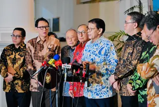 Mantan Menlu Hassan Wirajuda usai bertemu Presiden Prabowo di Istana. (Biro Pers Istana)