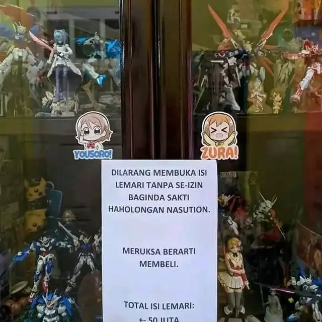 6 Potret Pajangan di Ruang Tamu Ini Nyeleneh, Bikin yang Datang Salah Fokus