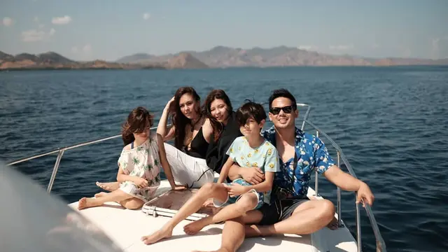 [Bintang] Liburan Keluarga Wulan Guritno