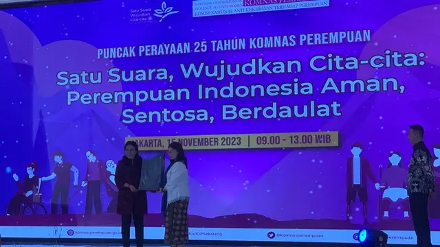 Momentum 25 Tahun Komnas Perempuan yang dihadiri Menteri Perempuan dan Perlindungan Anak, I Gusti Ayu Bintang Darmawati