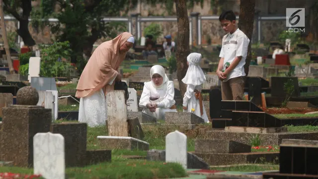 Tradisi Ziarah Kubur Saat Lebaran
