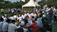 Rembug Nasional Aktivis 1998 berziarah dan tabur bunga di Tempat Pemakaman Umum (TPU) Pondok Rangon, Jakarta Timur.(Istimewa)