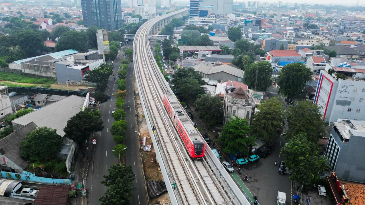 Waskita Karya Kebut Pembangunan LRT Jakarta Veldrome-Manggarai, Progres Tembus 93 Persen