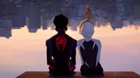 Miles Morales dan Gwen Stacy dipertemukan kembali di film Spider-Man: Across The Spider-Verse. (Foto: Dok. Sony Pictures Animation/ IMDb)