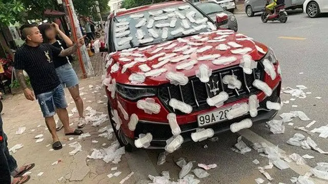8 Potret Pelaku Parkir Sembarangan Diserang Balik oleh Orang yang Kesal (ist)