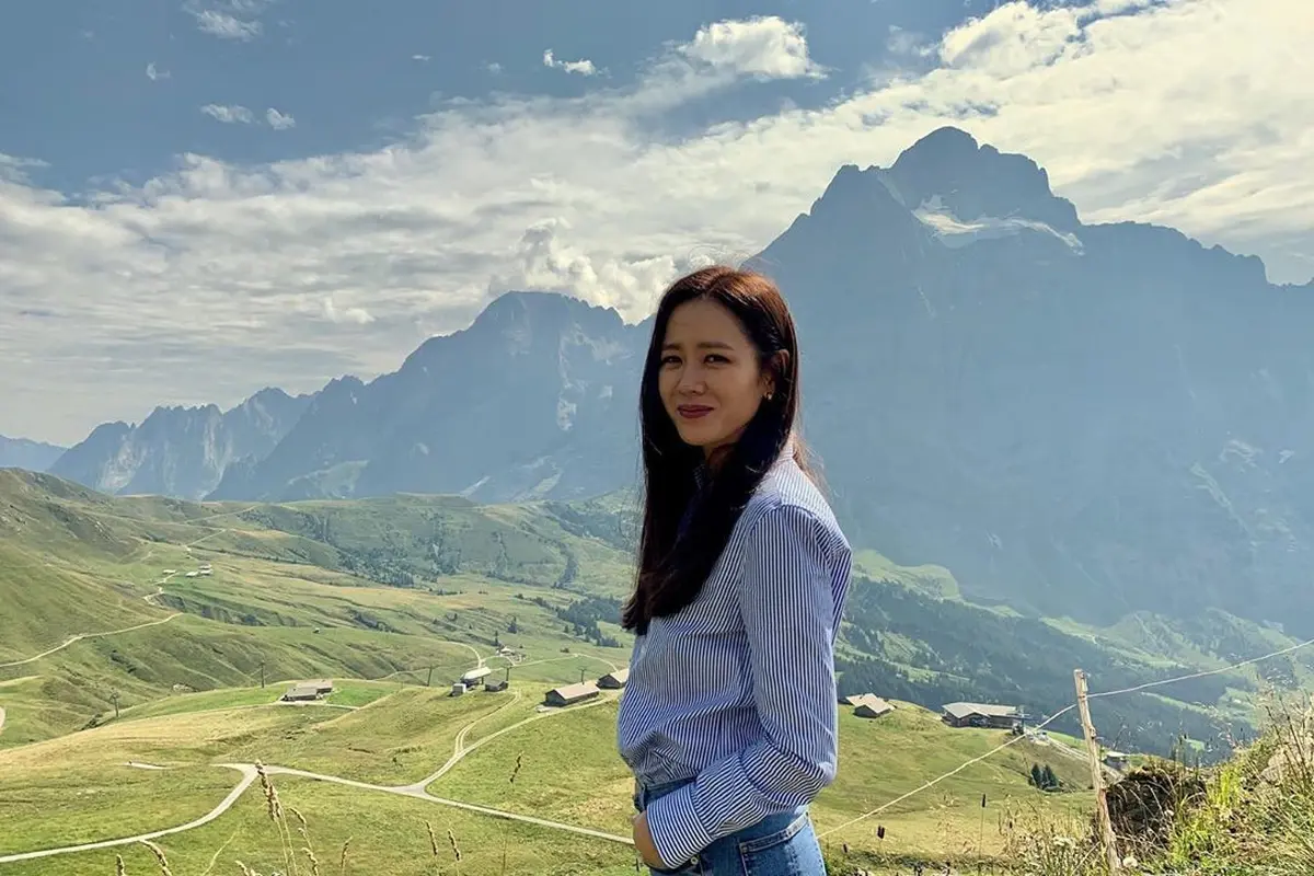 Son Ye Jin/Instagram @yejinhand