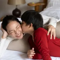 Orangtua berperan penting dalam perkembangan emosi anak (Foto: Pexels.com)