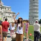 Yuki Kato mengunjungi Menara Pisa di Italia. (Instagram/yukikt)