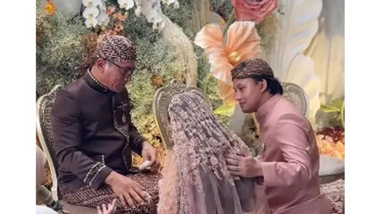 6 Potret Pengajian 7 Bulan Kehamilan Mahalini, Bumil Menawan Pakai Kebaya