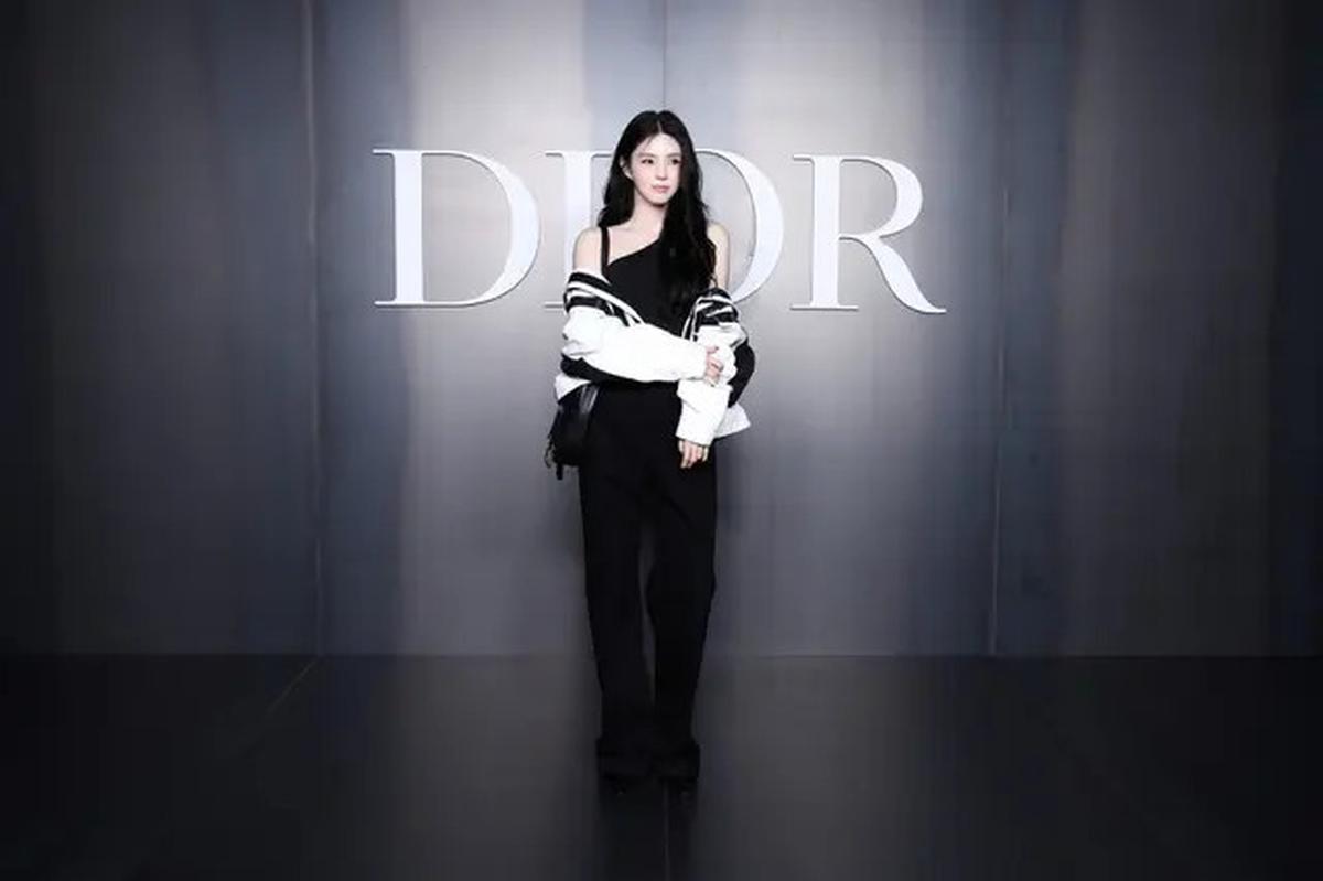 Adu Gaya Semi Maskulin Seleb Wanita di Dior Men's Winter 2025 Show, Han So Hee hingga Gwendoline Christie