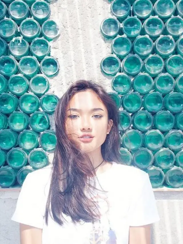 [Bintang] Bikin Kaget, Ini Dia 8 Penampilan Marion Jola Tanpa Makeup