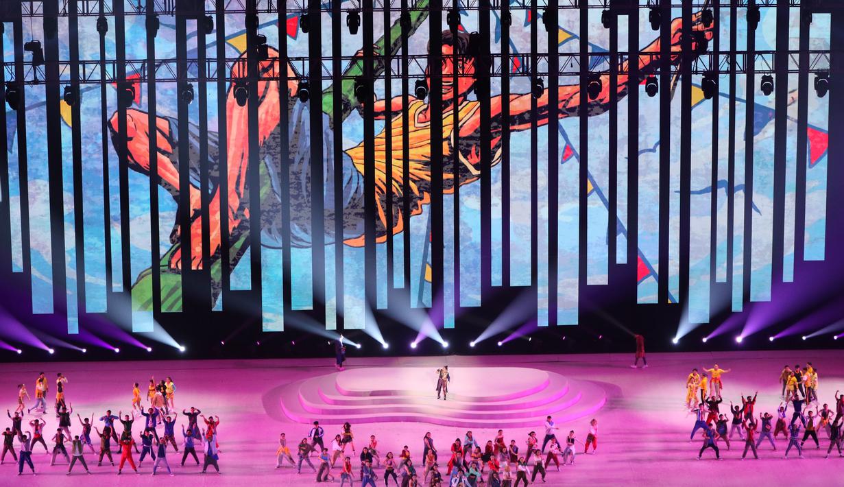 Suasana kemeriahan saat upacara pembukaan SEA Games 2019 di Philipine Arena Bulacan, Manila, Sabtu (30/11). Pesta olahraga se-Asia Tenggara ini akan berlangsung hingga 11 Desember. (Bola.com/M Iqbal Ichsan)