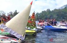 Pemkab Magetan Promosikan Pariwisata Melalui Tradisi Labuhan Sarangan 2026