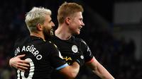 Striker Manchester City, Sergio Aguero, merayakan gol yang dicetaknya saat menghadapi Aston Villa, Minggu (12/1/2019) malam WIB. Manchester City menang telak 5-0 dan Aguero mencetak hattrick dalam pertandingan ini. (AFP/Paul Ellis)