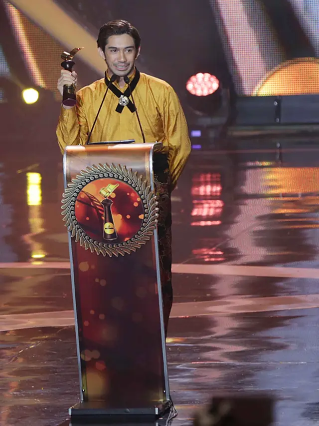 [Bintang] Reza Rahadian