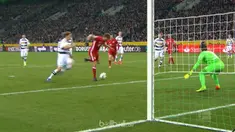 Video highlights Bundesliga antara Borussia Monchengladbach vs Bayern Munchen berakhir dengan skor 0-1. This video presented by Ballball.