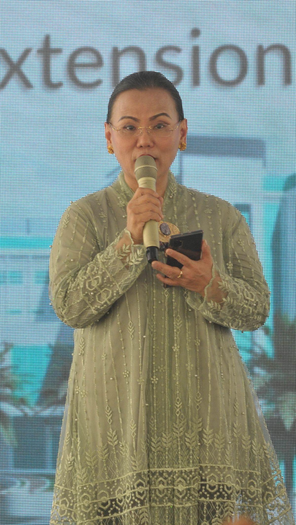 Kusmiati melanjutkan, selain menambah gedung, EMC akan mengembangkan unit khusus seperti dalam hal kemoterapi. Selain itu, akan ada poliklinik khusus anak dan ibu yang tidak bercampur dengan poliklinik lainnya.&nbsp;Foto: Merdeka.com/Imam buhori<br>