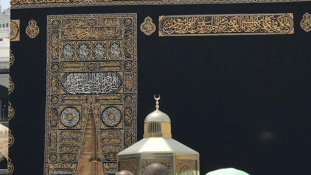 Viral Nestapa Jemaah Umrah Travel Zamzam, Terlantar di Tanah Suci & Diberi Makanan Tak Layak