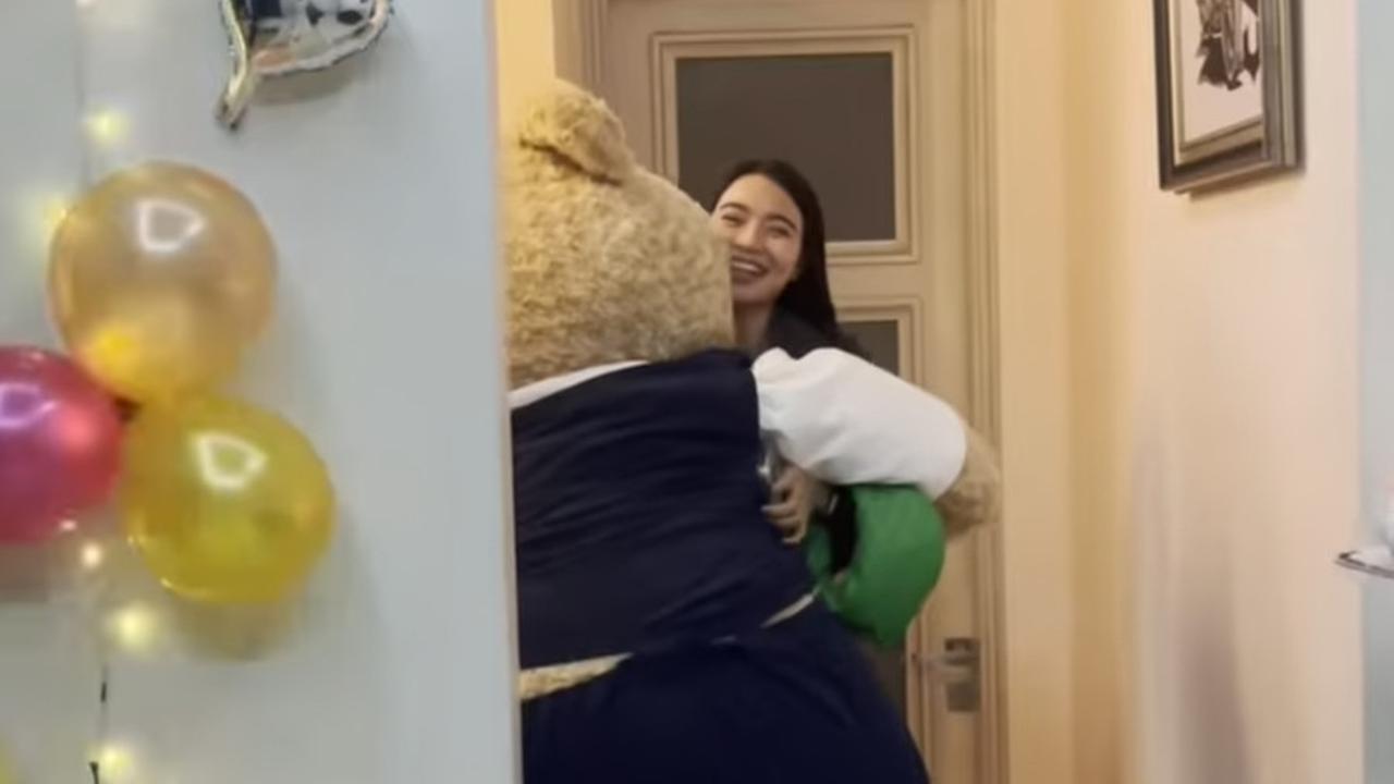 Dapat Kejutan Manis dari Sang Pacar, 8 Foto Ulang Tahun Wika Salim Yang Ke-32